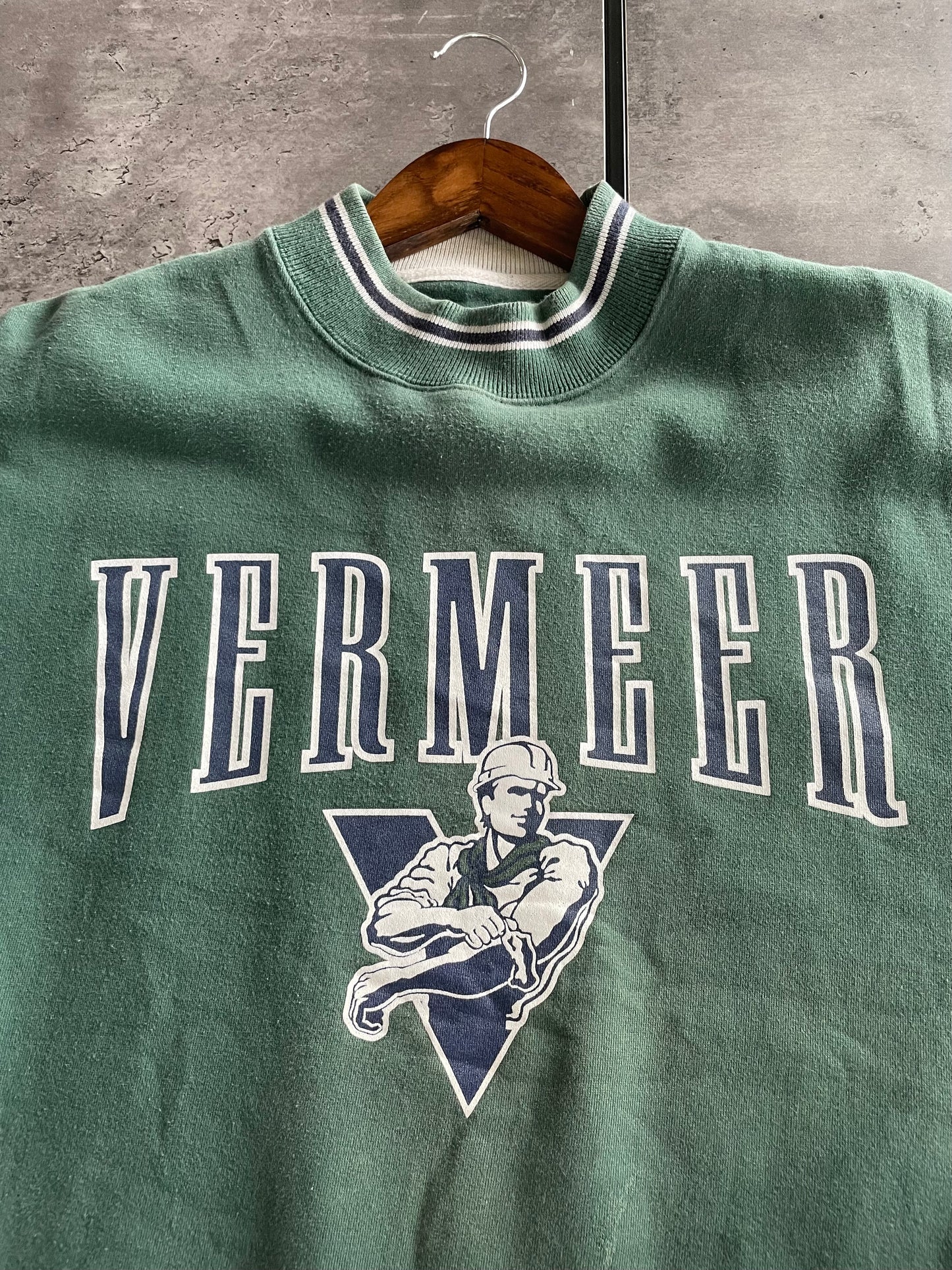 Gear Sweater (L)