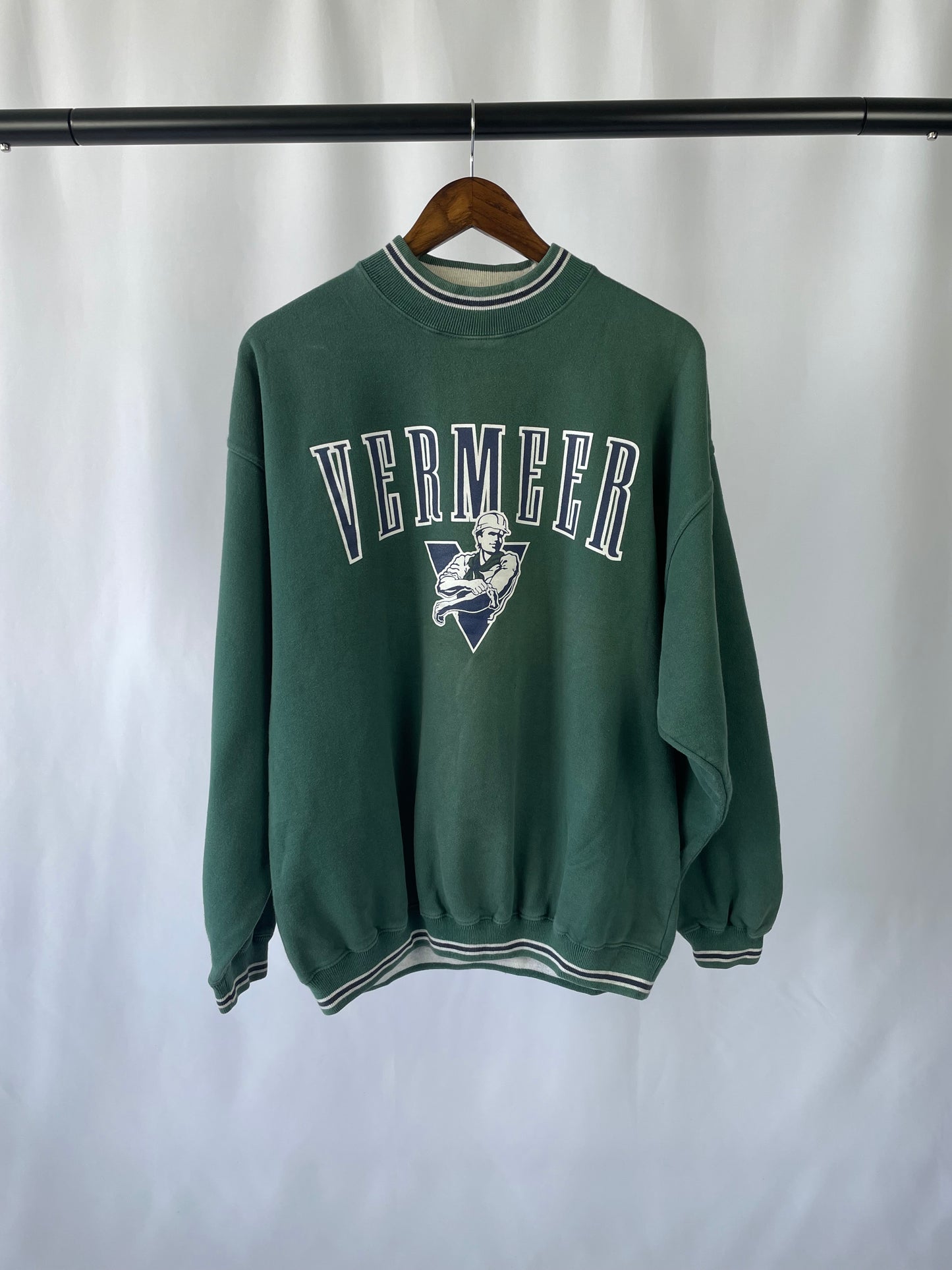 Gear Sweater (L)